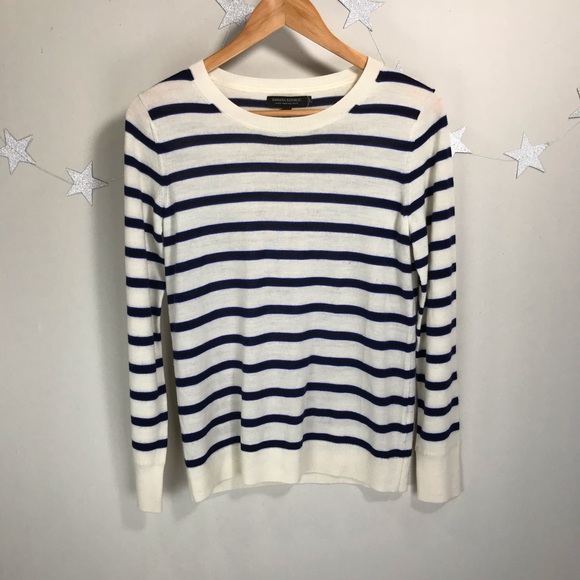 Banana Republic Sweaters - Banana Republic M 100% Merino Wool Sweater